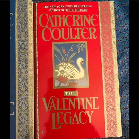 Summer/Beach Reads - Catherine Coulter’s Legacy Trilogy in paperback - Picture 8 of 9